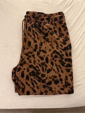 Plus Size Leopard Sweatpants (Size 3X) | Old Navy
